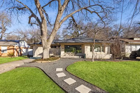 702 Owensons Dr, Dallas, TX 75224