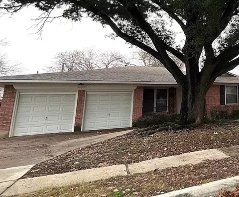 8629 Barclay St, Dallas, TX 75227
