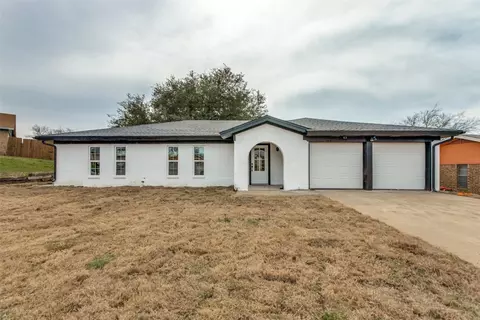 3316 Salem Ct, Forest Hill, TX 76140