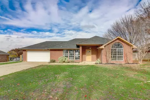324 Meadow Dr, Ponder, TX 76259