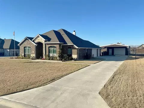 2046 Harvest Ln, Nevada, TX 75173