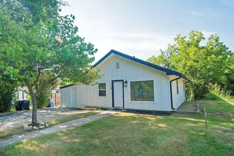 718 E Chestnut St, Denison, TX 75021
