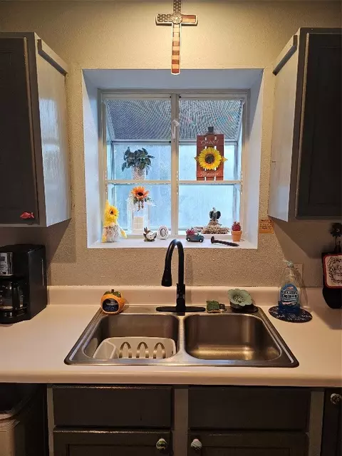 Kitchen - 1103 Coyle St, Springhill, LA 71075 photo 3 of 3