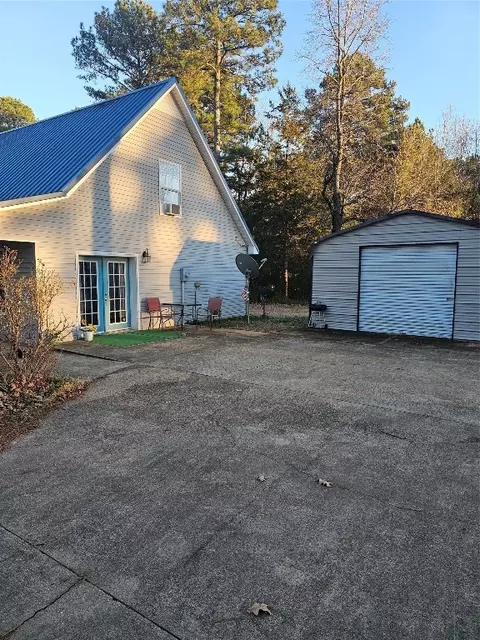 Exterior - 1103 Coyle St, Springhill, LA 71075 photo 4 of 6