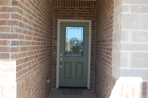 741 Raylan St, Springtown, TX 76082 photo 3