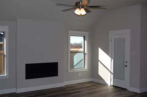 741 Raylan St, Springtown, TX 76082 photo 7