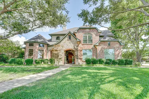900 Country Club Dr, Heath, TX 75032