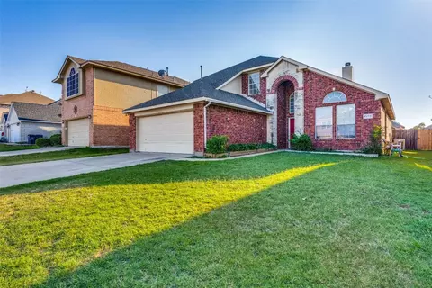 4913 Skymeadow Dr, Fort Worth, TX 76135