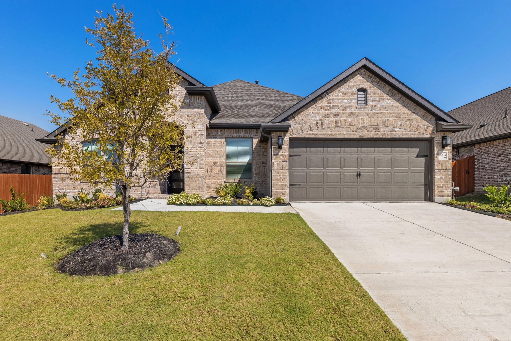 3736 Topeka Trl  