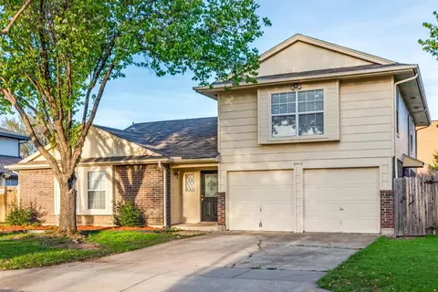 8812 Crestbrook Dr, Fort Worth, TX 76179