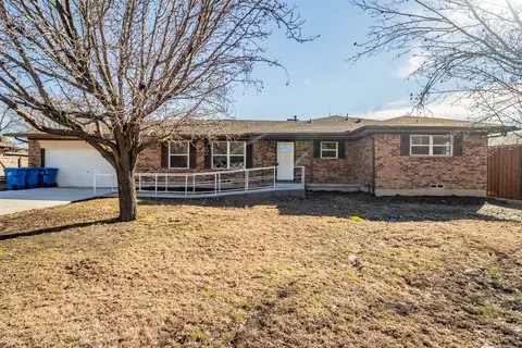 3706 Skyline Dr, Rowlett, TX 75088