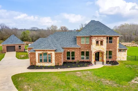 154 The Lakes Dr, Annetta, TX 76008