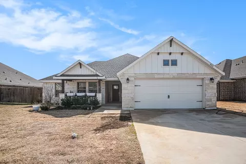 932 Sam St, Springtown, TX 76082