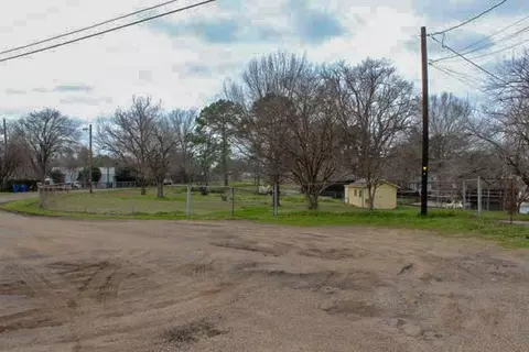 2204 Austins Cir, Tool, TX 75143 photo 12