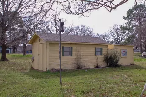 2204 Austins Cir, Tool, TX 75143 photo 14