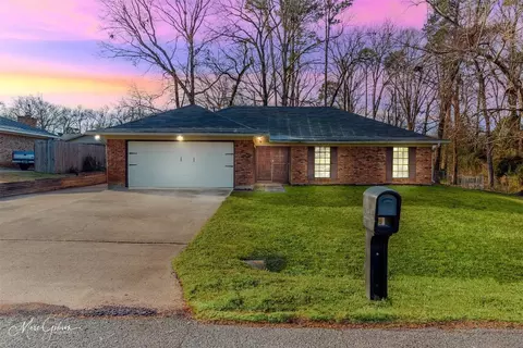 9124 Watchwood Dr, Haughton, LA 71037