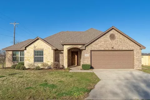 313 N Laramie Cir, Pilot Point, TX 76258