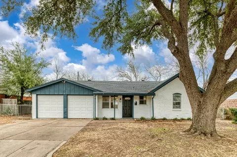 528 NW Tarrant Ave, Burleson, TX 76028