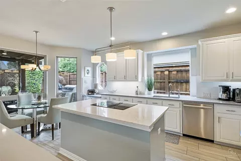 2809 Springbranch Ct, Grapevine, TX 76051