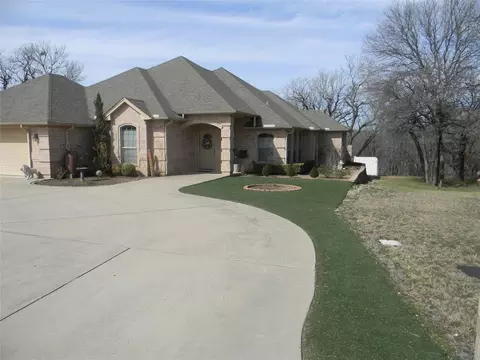 306 Runaway Bay Dr, Runaway Bay, TX 76426