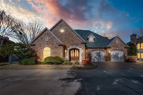 5974 River Bend Dr, Benbrook, TX 76132