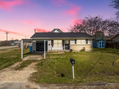 210 W Adair St, Alvarado, TX 76009