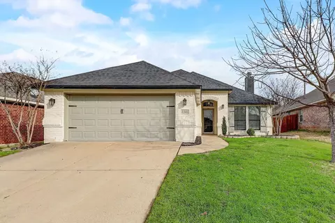 8341 Edgepoint Trl, Hurst, TX 76053
