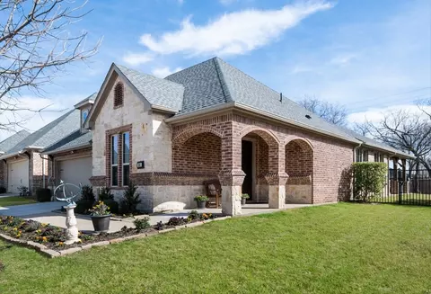 Exterior - 301 Menton Ln, Keller, TX 76248 photo 2 of 11