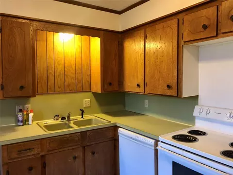Kitchen - 2825 Windy Dr, Commerce, TX 75428 photo 2 of 2