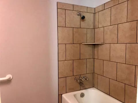 Bath - 2825 Windy Dr, Commerce, TX 75428 photo 2 of 5