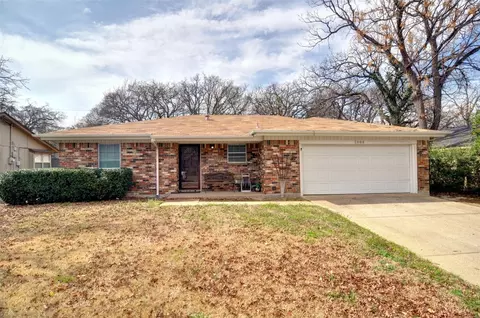 2806 Bent Tree Ln, Arlington, TX 76016