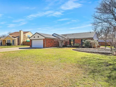 1806 Teton Dr, Grapevine, TX 76051