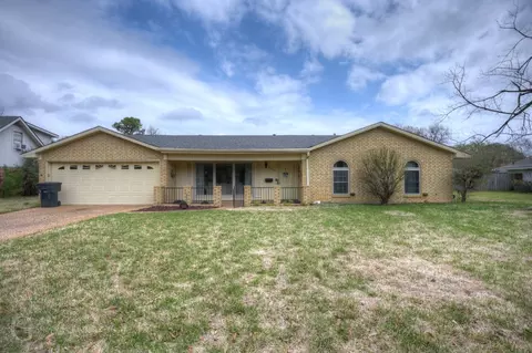 2510 Deas St, Bossier City, LA 71111