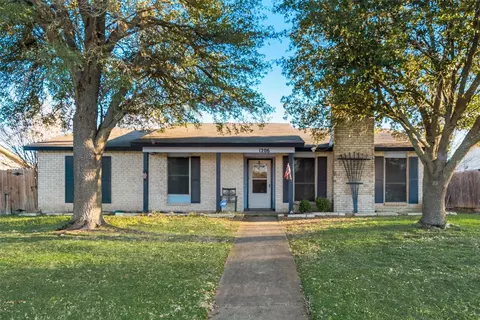 1206 Oakbluff Dr, Lancaster, TX 75146
