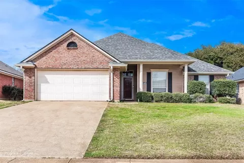 2243 Windsor Ct, Bossier City, LA 71111