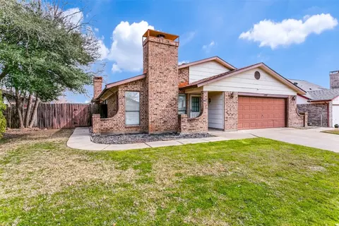 2920 Woodbridge Dr, Bedford, TX 76021