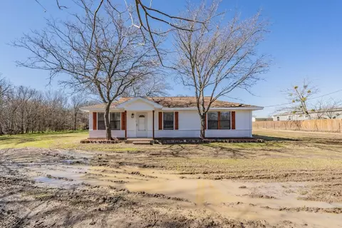213 Russell Ln, Mansfield, TX 76063