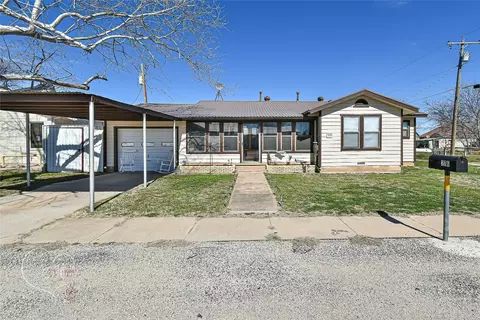 216 E 4th St, Baird, TX 79504