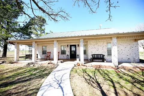 1835 Upper Montague Rd, Bowie, TX 76230