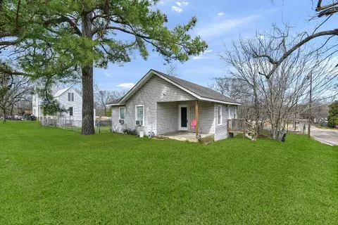 321 S Perry Ave, Denison, TX 75020