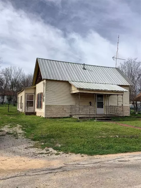605 6th St, Brownwood, TX 76801