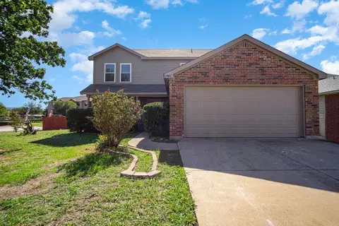 9701 Stoney Bridge Rd, Fort Worth, TX 76108