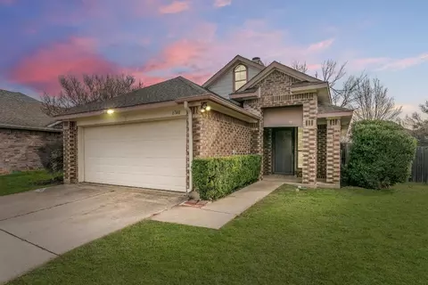 6740 Driffield Cir E, North Richland Hills, TX 76182