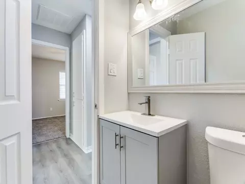 Bath - 108 Falls Dr, Euless, TX 76039 photo 2 of 3