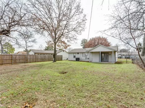 Exterior - 108 Falls Dr, Euless, TX 76039 photo 5 of 5
