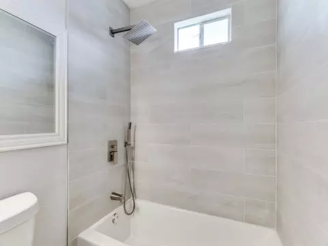 Bath - 108 Falls Dr, Euless, TX 76039 photo 3 of 3