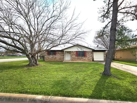 4400 Redbird Dr, Brownwood, TX 76801
