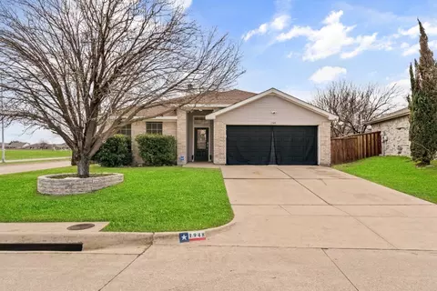 1948 Overland St, Fort Worth, TX 76131