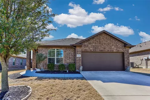5136 Mountain View Dr, Krum, TX 76249