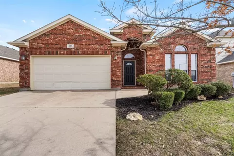 817 Pebblecreek Dr, Burleson, TX 76028